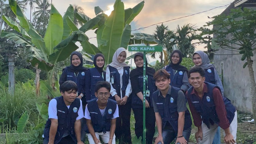 Mahasiswa Kukerta Unri Pasang Plang Jalan di Sungai Beringin, Permudah Akses Warga