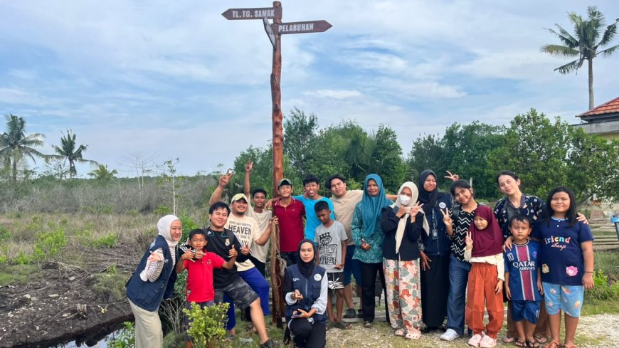 Permudah Akses Warga, Mahasiswa KKN Unri Dirikan Palang Penunjuk Arah di Desa Gemalasari