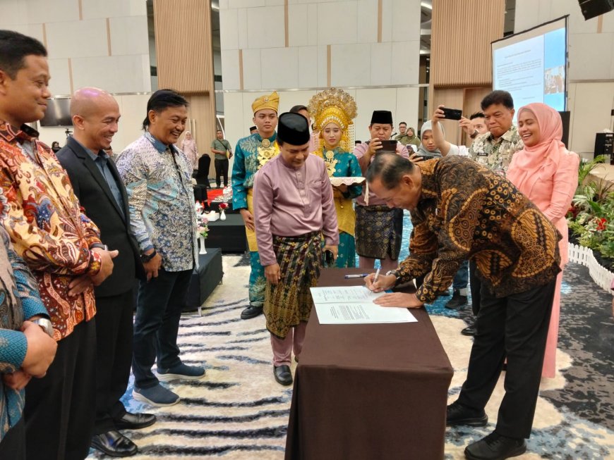 Wamendiktisaintek Deklarasikan Konsorsium Kampus Berdampak di Riau-Kepri, Perguruan Tinggi Diminta Tinggalkan Ego Sektoral