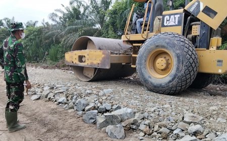 TMMD ke-129 Kodim 0313/KPR Kebut Perbaikan Jalan di Pangkalan Terap
