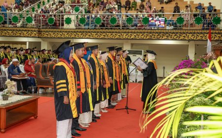 Orasi Ilmiah Wisuda UIN Suska Riau Soroti Pentingnya Belajar Sepanjang Hayat di Era AI