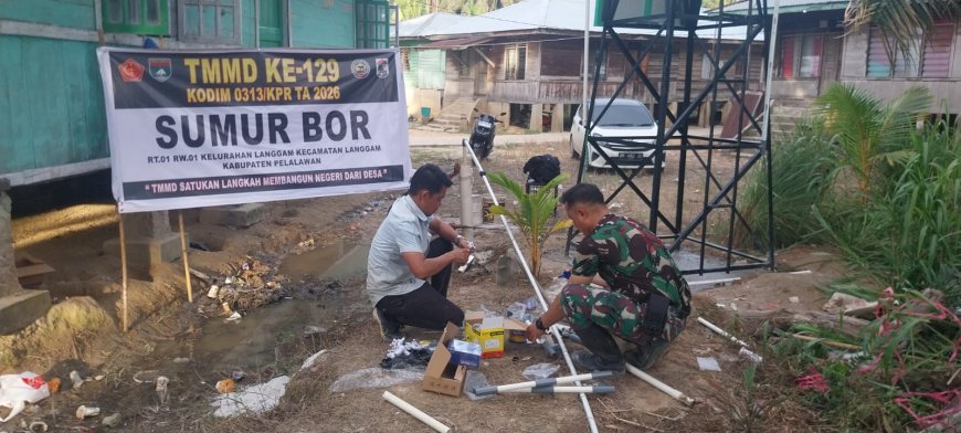 Sumur Bor Air Bersih di Musholla Alfaizin Langgam Dirampungkan Satgas TTMD Kodim 0313/KPR